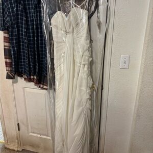 Anjolique Ivory Wedding Gown Size 4 NWT
